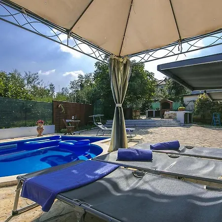 House Ester Holiday home