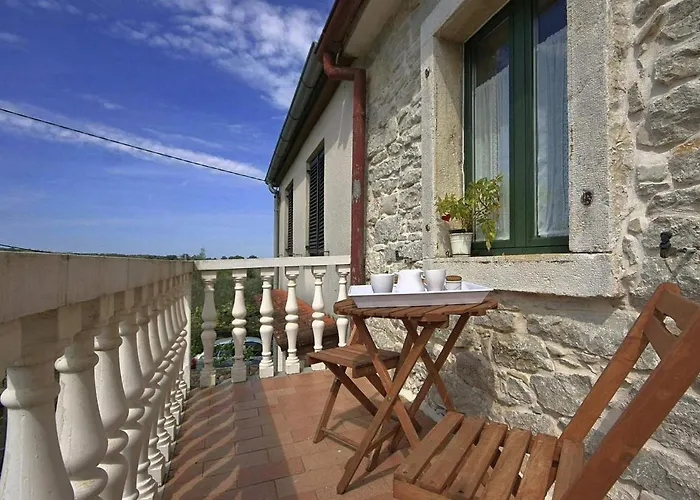 Vikendica House Ester